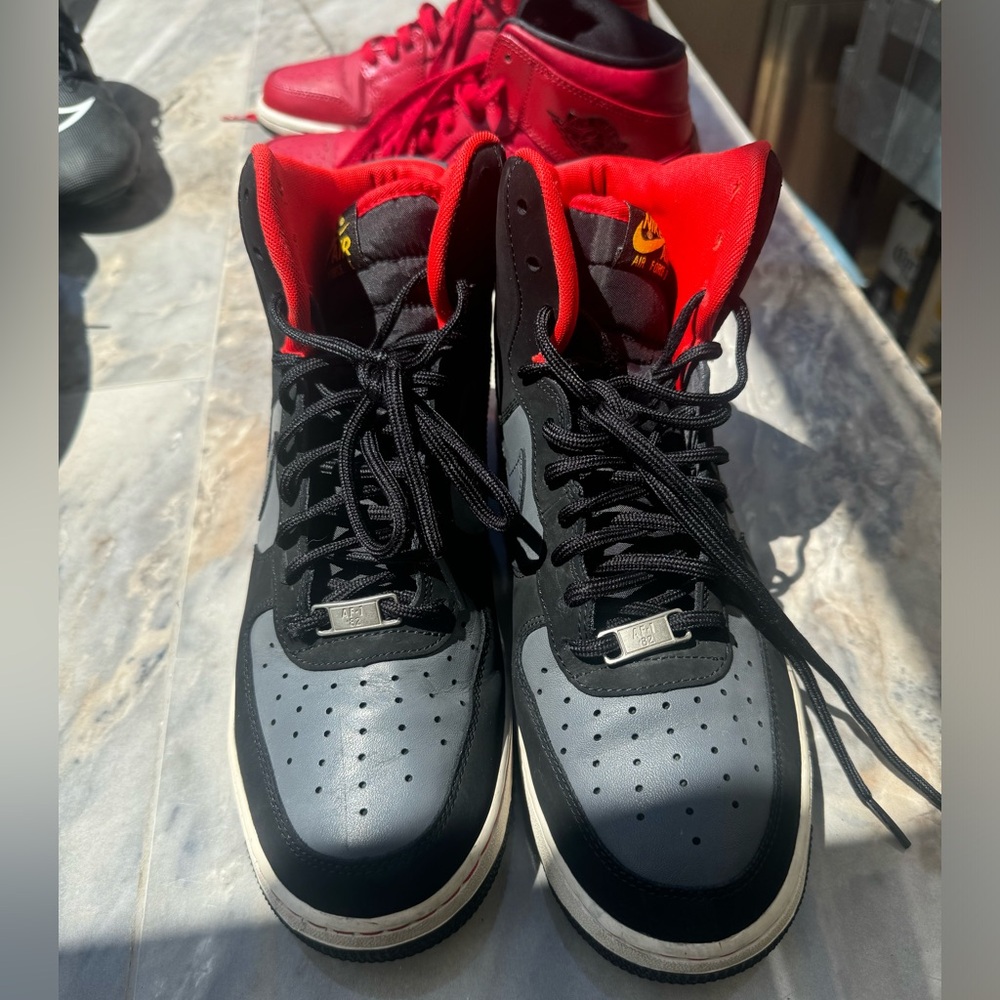 Size 9 in great condition $60 obo